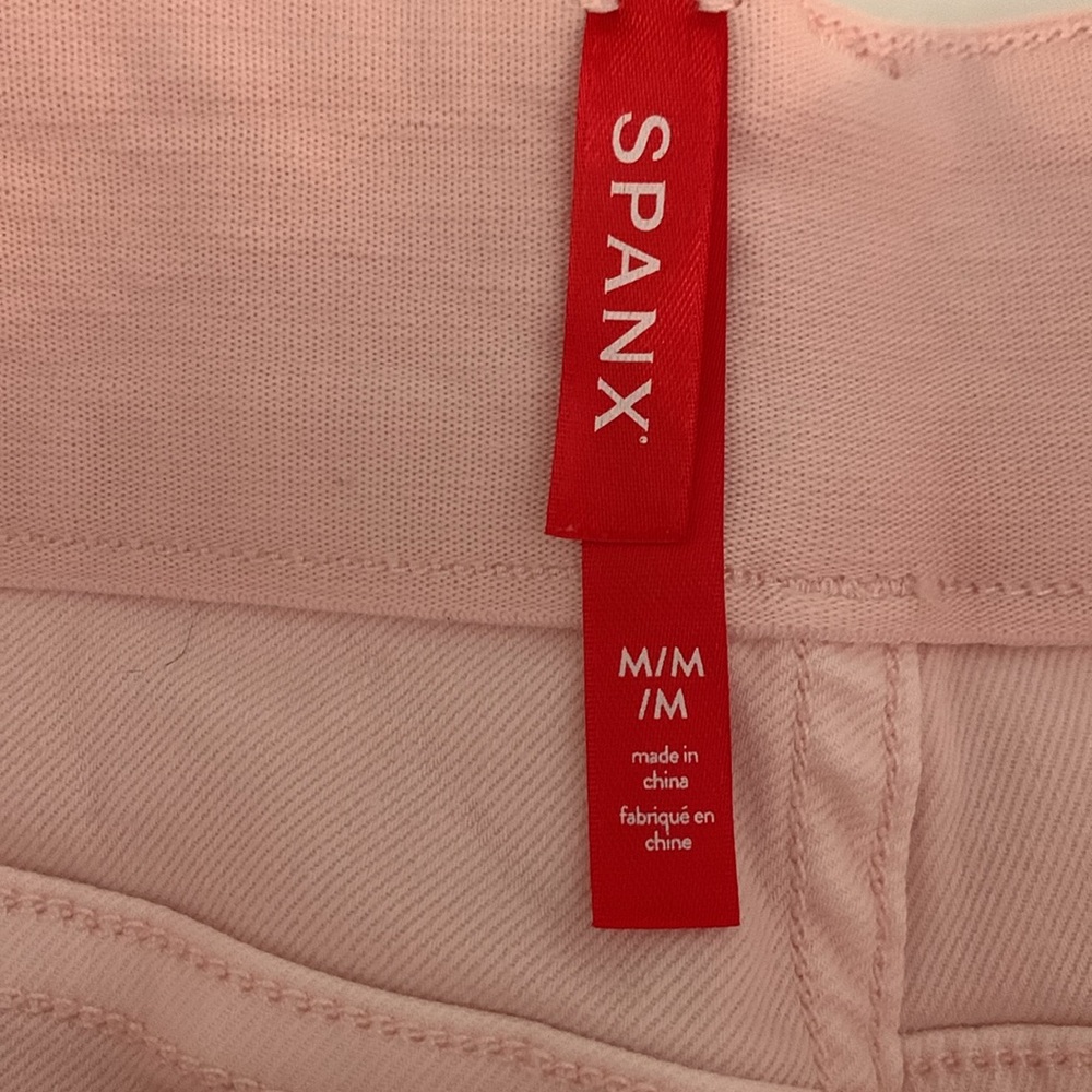 SPANX pull on pale Pink Shorts with Cuffed Hem - Picture 3 of 5